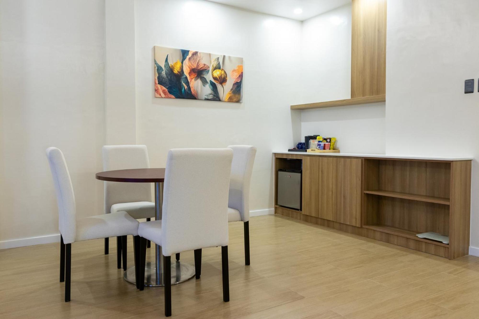 Levo Hotel Urdaneta المظهر الخارجي الصورة